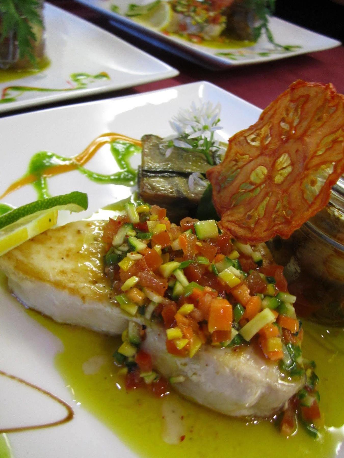 Reves Gourmands, Hotellerie & Gastronomie 韦尔纳亚 外观 照片